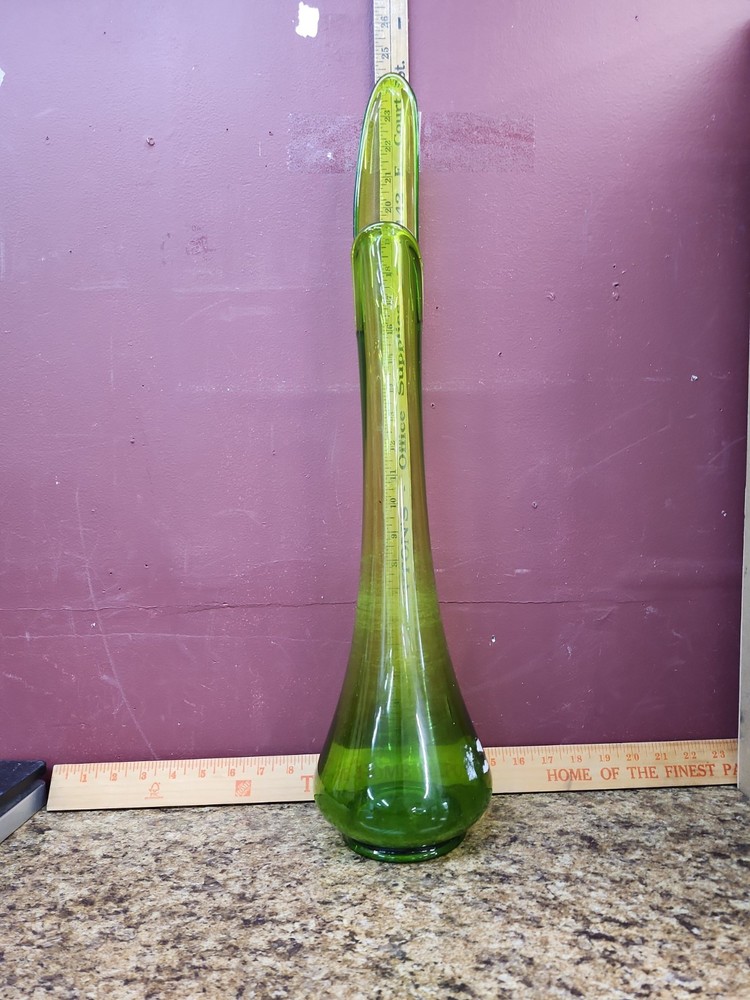 Vintage Le Smith  Glass Swung Smoothie Vase  24 Inch Green