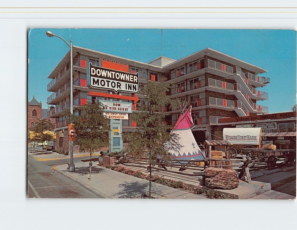 Postcard The Downtowner Motor Inn Cheyenne Wyoming USA