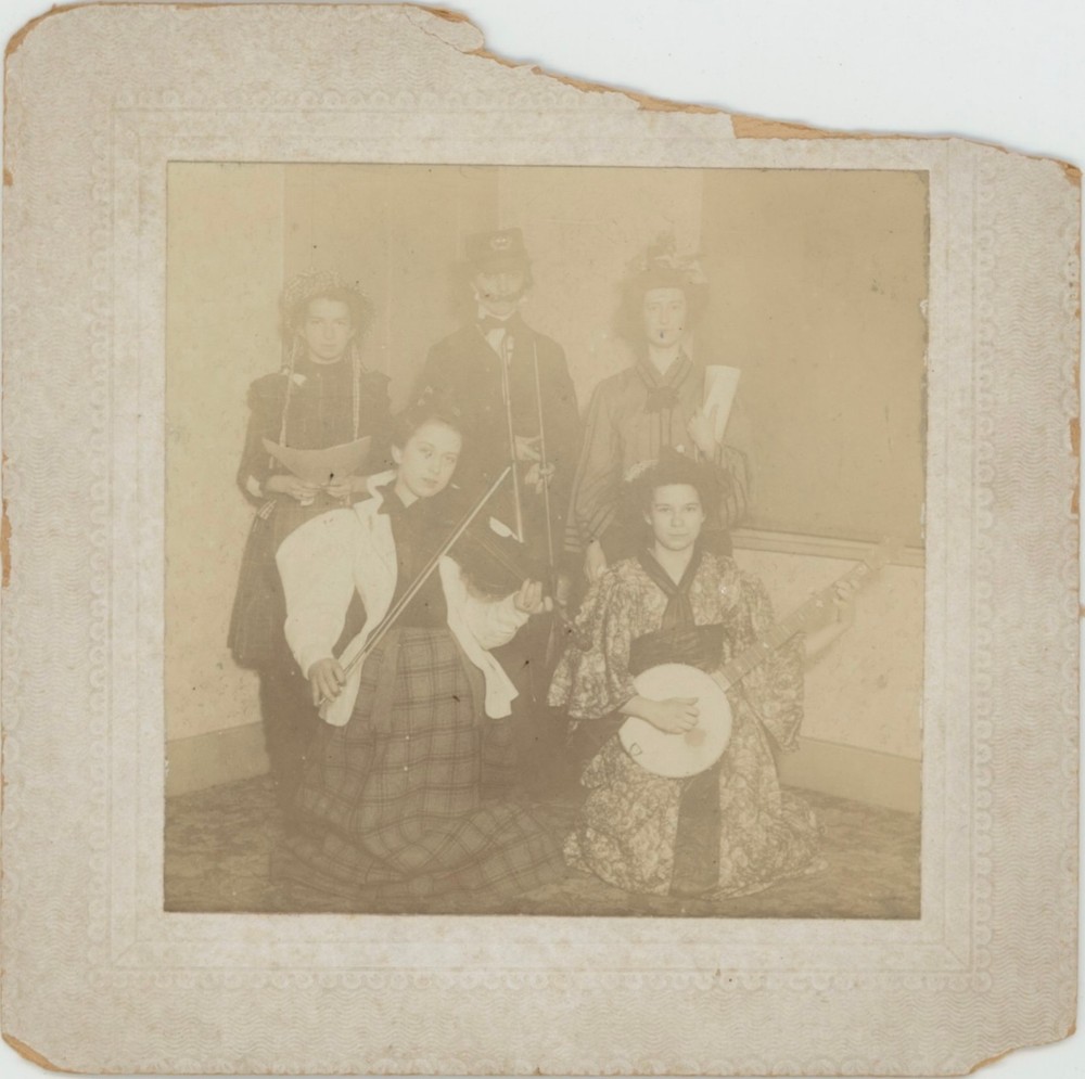 Women Musicians With Violin Banjo & Song Sheets Antique Vintage  Photo