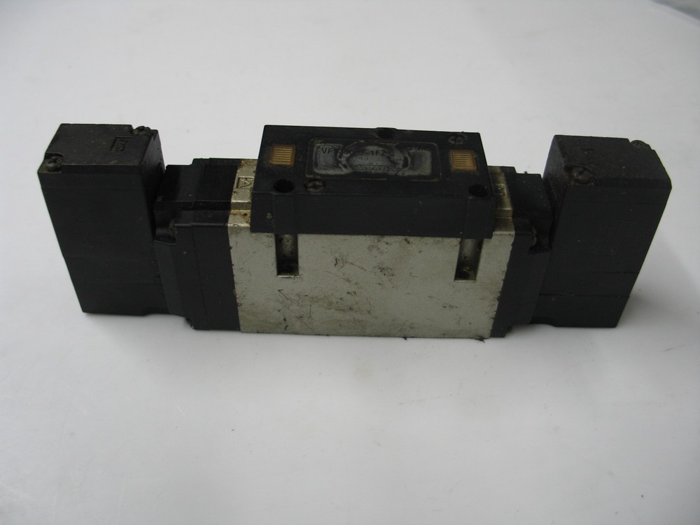 Smc Vfs3600-1Fz Dual Sol 5W/3P Exh Ctr Valve Mnfd Base Mnt 120V Q0158B