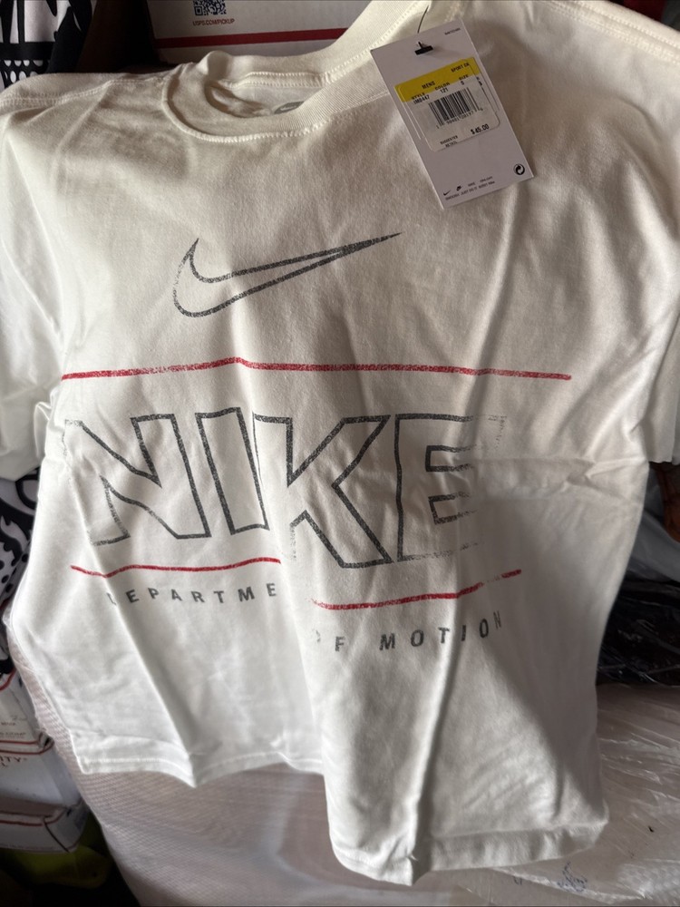 Nike Men’s Department of Motion T Shirt Size Small White Short Sleeve