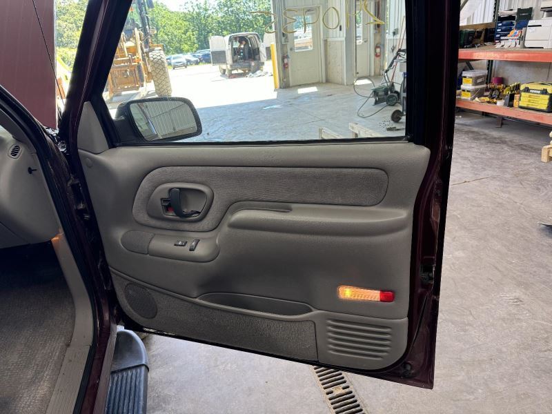 TAHOE     1999 Front Door Trim Panel 999286