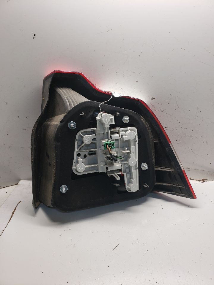 Volvo 40 Series 04-07 Sedan Tail Light 5-Cylinder 1355096