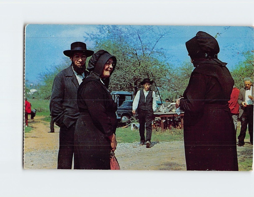 Postcard Group of Amish Folk Chatting at a Public Sale Pennsylvania USA