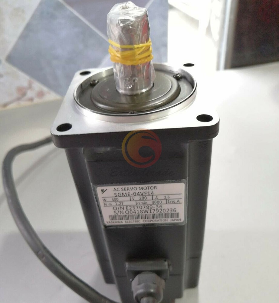 1PCS NEW YASKAWA SERVO MOTOR SGME-04VF14 SGME04VF14