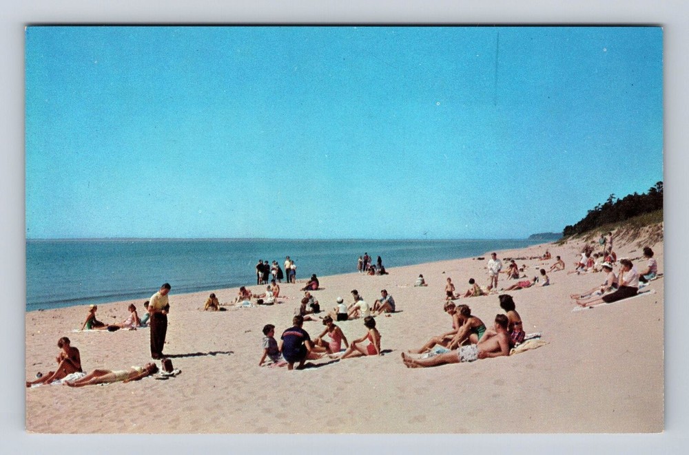 Onekama MI-Michigan, Portage Point Inn Beach, Lake Michigan, Vintage Postcard