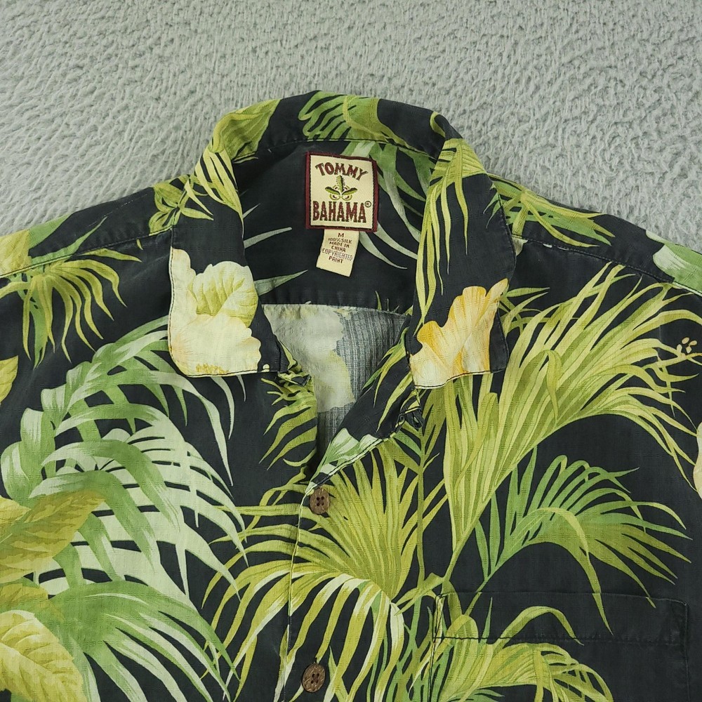 Tommy Bahama Shirt Mens Medium Black Floral Silk Short Sleeve Hawaiian Tropical