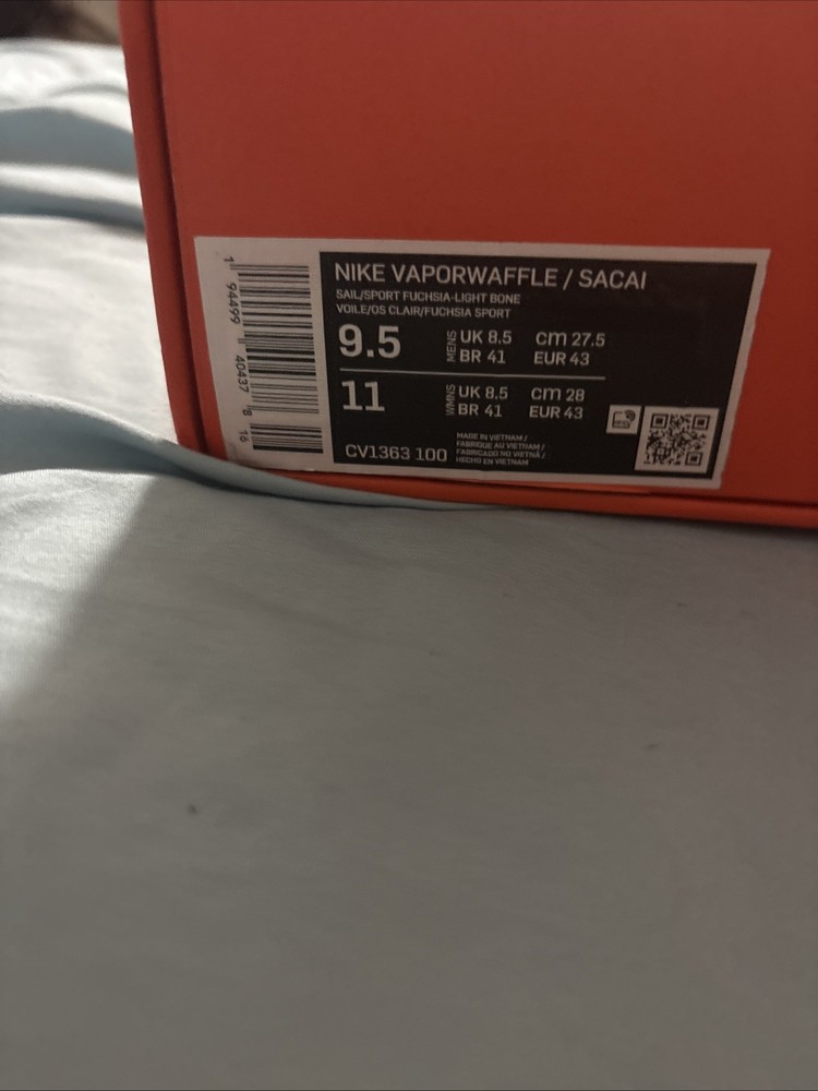 Size 9.5 - sacai x Nike VaporWaffle Sail