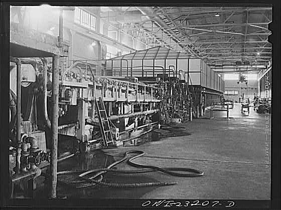Photo:Lufkin, Texas. Southland paper mill. Paper machine from the wet end