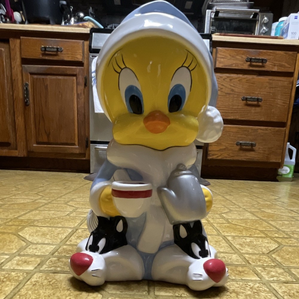 Warner Bros Looney Tunes Ceramic Cookie Jar Tweety Bird Sylvester