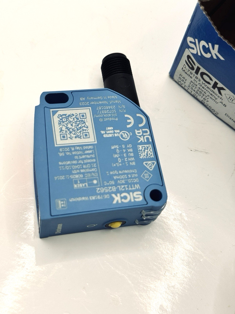 NEW IN BOX SICK WTT12L-B2562 1072637 Sensor