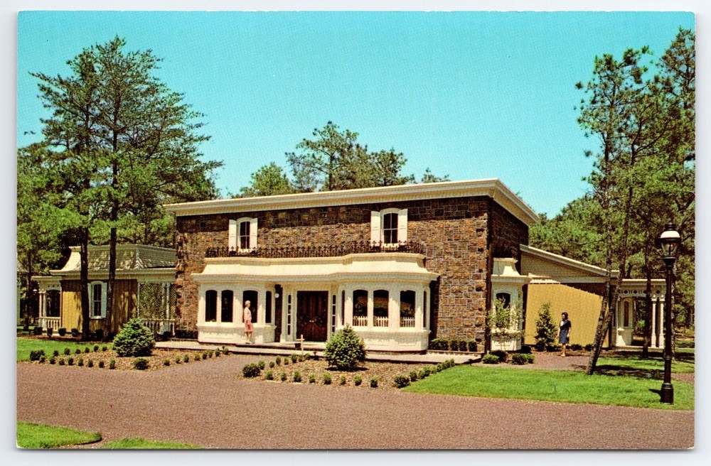 Vintage Christmas Shop Wheaton Village Millville NJ Linen Postcard
