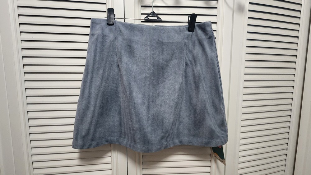 Halara 2-in-1 A Line Mini Corduroy Casual Skirt Size M Blue Flower Gray