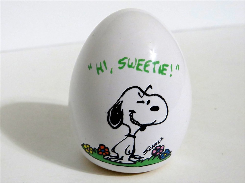 Snoopy Peanuts Charlie Brown Aviva Vintage Ceramic Easter Beagle Egg 1972