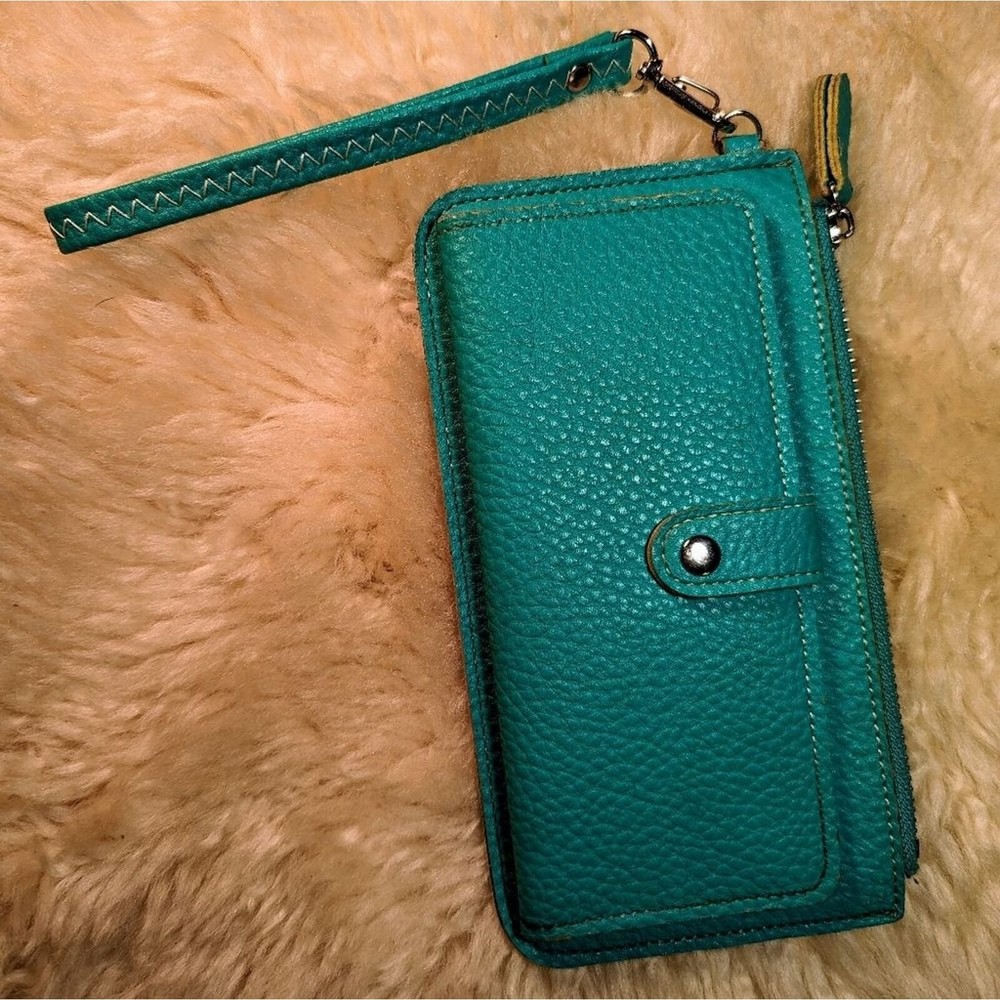 Urban Outfitters wallet/wristlet - NWOT