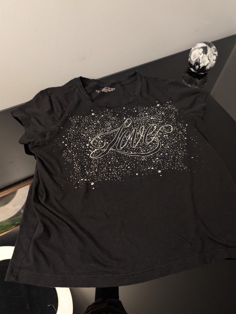Victoria’s Secret Black Love Printed Short Sleeve T Shirt Women’s Size medium