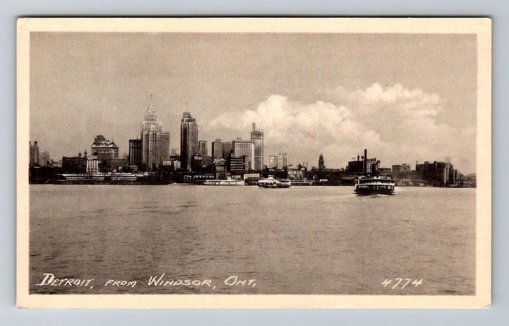 Canada- Windsor Detroit Skyline From Windsor Steamers Old View Vintage Postcard