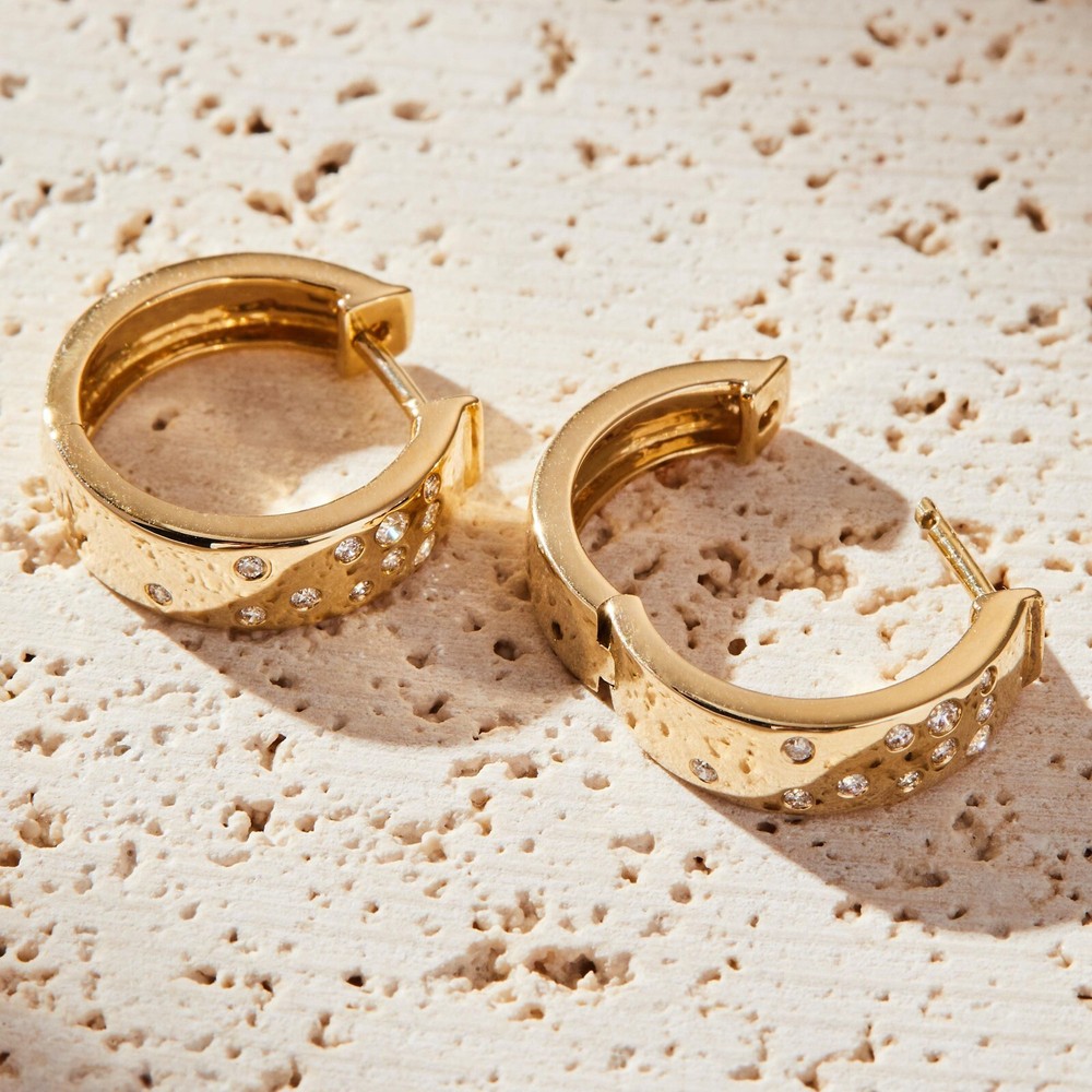 14K Gold Huggie Earrings – Sparkling Lab-Grown Diamond Minimalist Jewellery