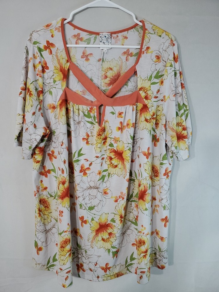 NAIF Blouse Women's Plus 3X Short Sleeve Cut Out Neckline Lightweight Floral