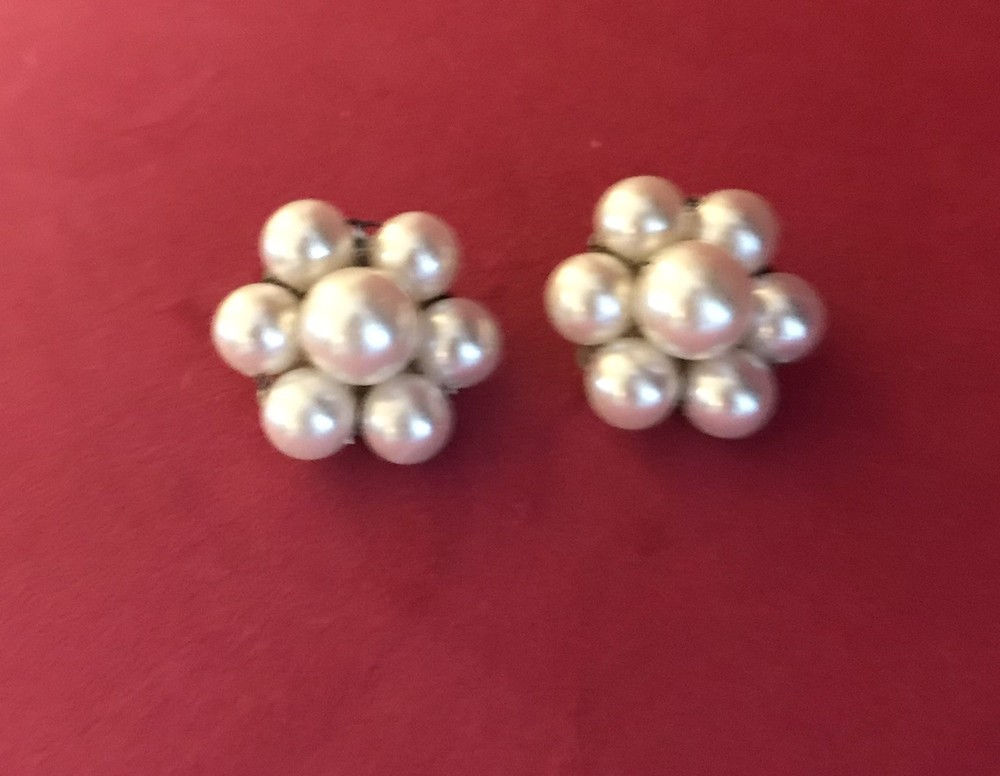 Comfortable Vintage Clip On Earrings Very Glowy Visible Faux White Pearl Cluster