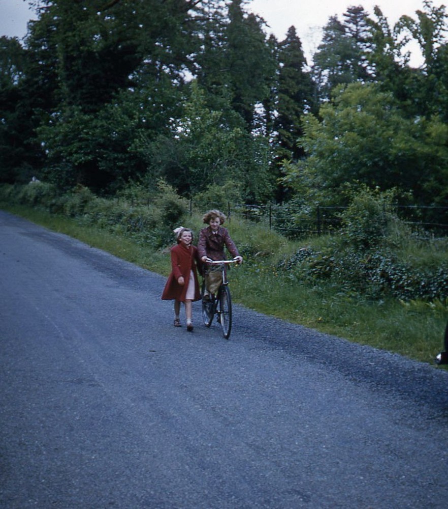 Vintage Stereo Realist Photo 3D Slide IRELAND 2 Girls 1 Bike Killarney