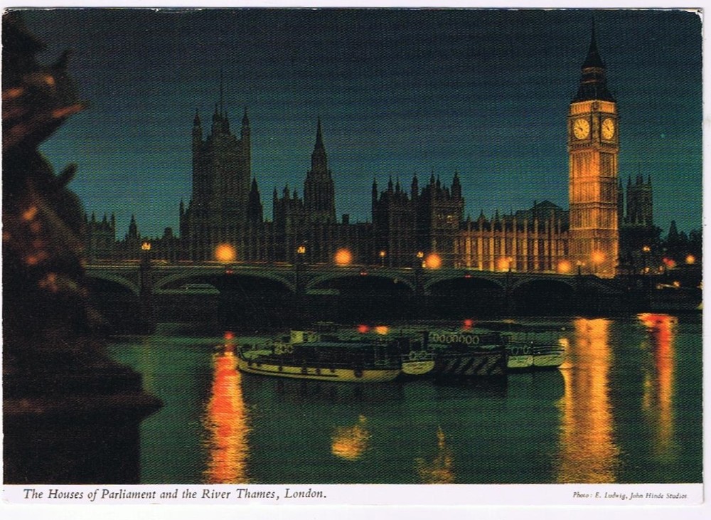 Postcard Night View Of The Houses Of Parliament & River Thames London UK