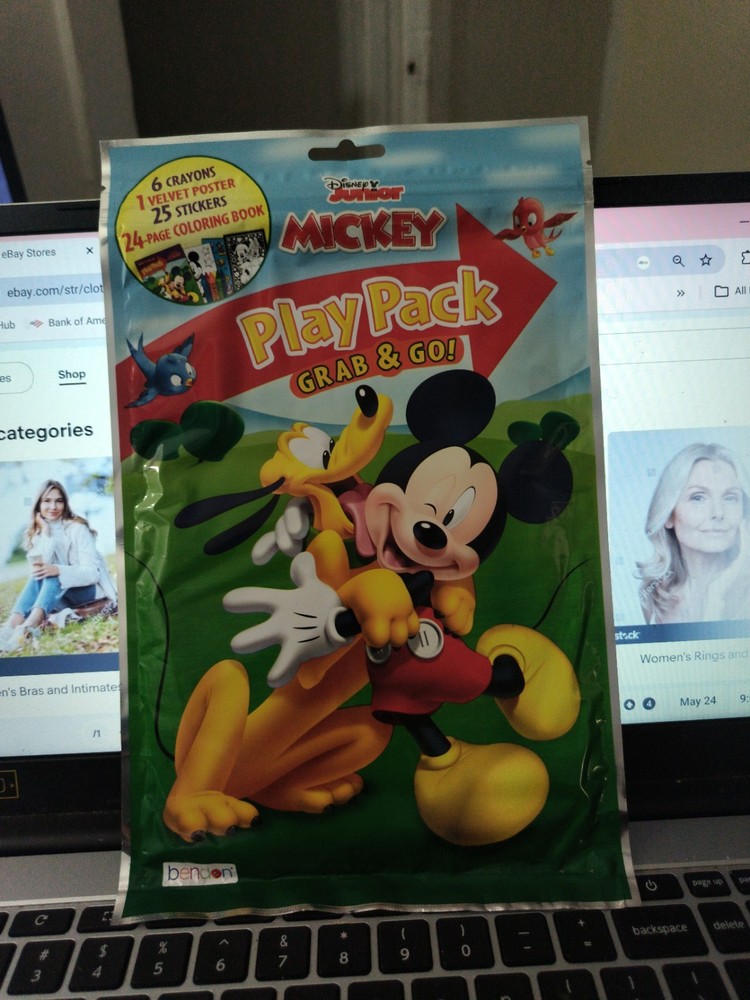 Mickey Junior Grab And Go Play 1 Pack 6 Crayons 1 Poster Stickers.  Nip.