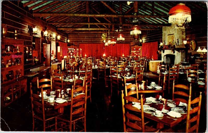 Postcard RESTAURANT SCENE Hinsdale Illinois IL m/09 AK3890