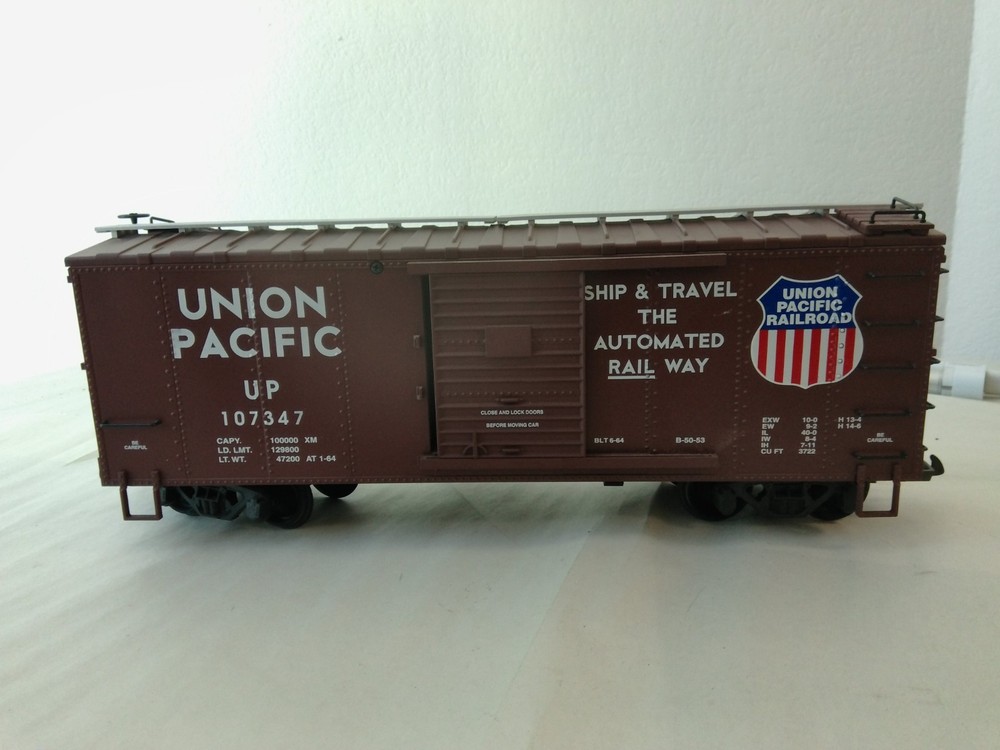 USA Trains R19105B G Scale Steel Box Car Union Pacific #107347