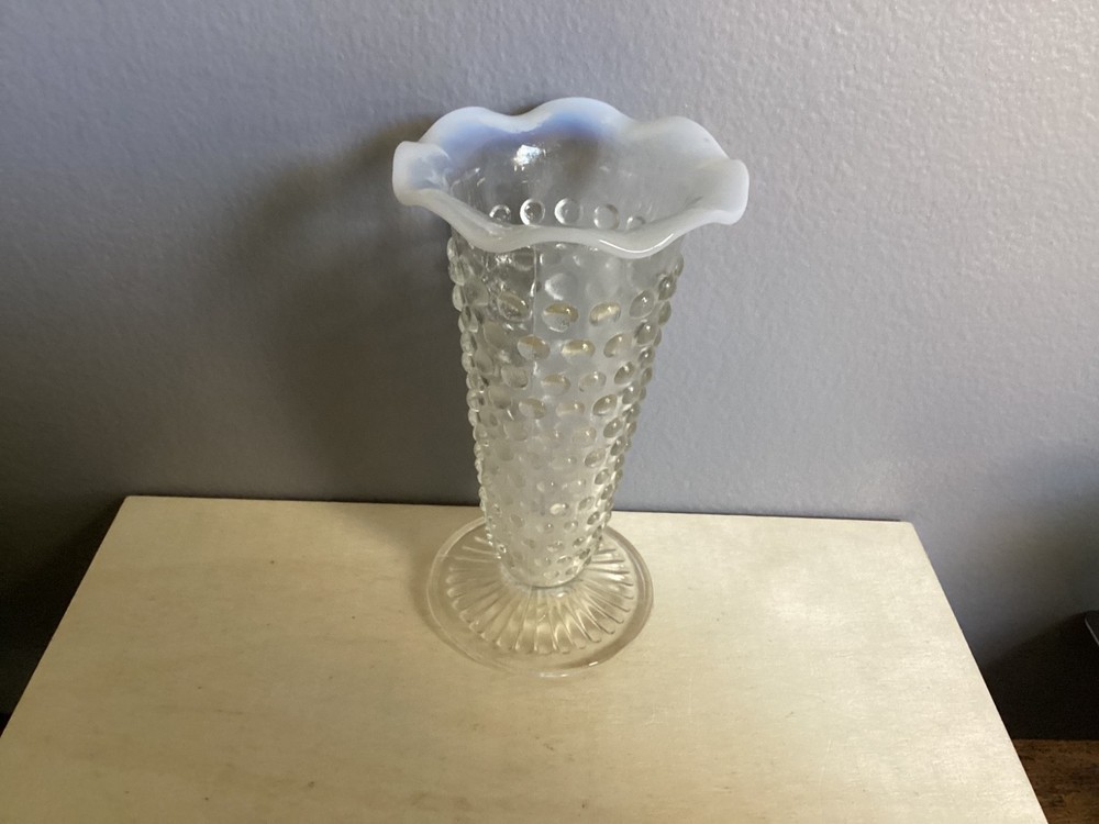 Anchor Hocking Moonstone Hobnail 5.5” Ruffled Opalescent Glass Vase 1940s VNTG