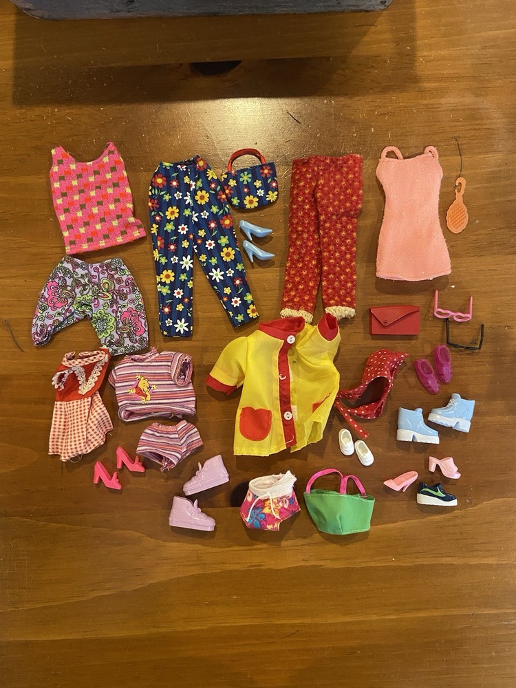 1960s Lot Of Vintage Barbie Skipper Clothes And Accessories 1970s