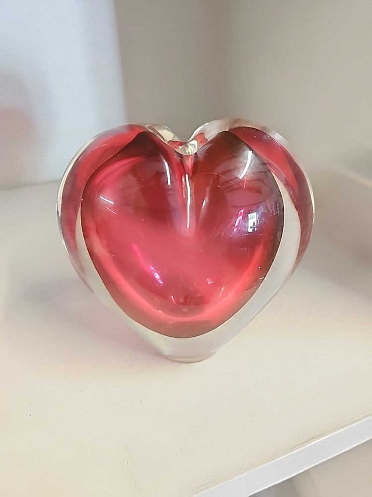 Murano Glass 4 Inch Tall Paper Weight Bud Vase