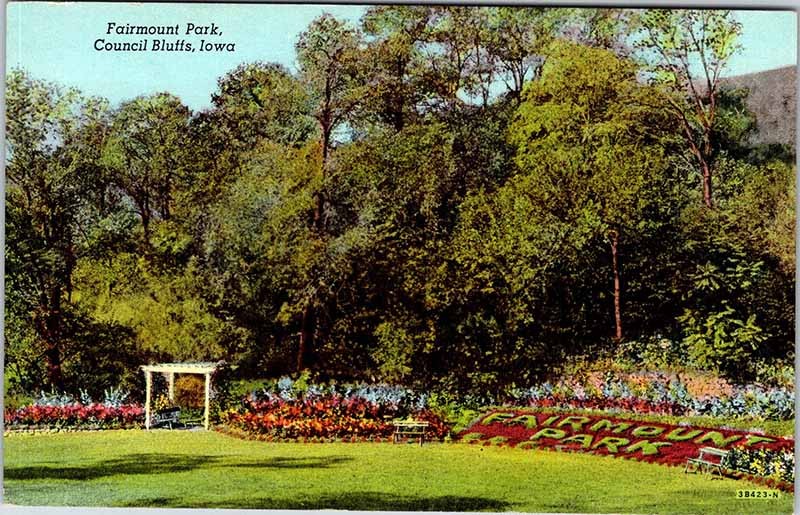 Postcard PARK SCENE Council Bluffs Iowa IA a/01 AO4455