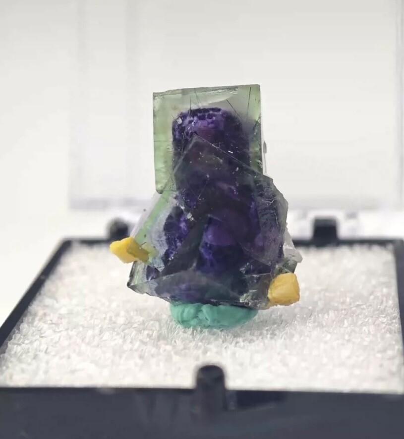 Natural long fluorite crystal specimen from Inner Mongolia