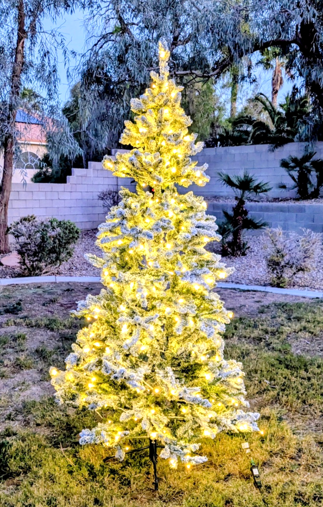 Warm White 400 Pre-Lit Lights Snow Flocked Artificial 7.5ft Christmas Tree EUC