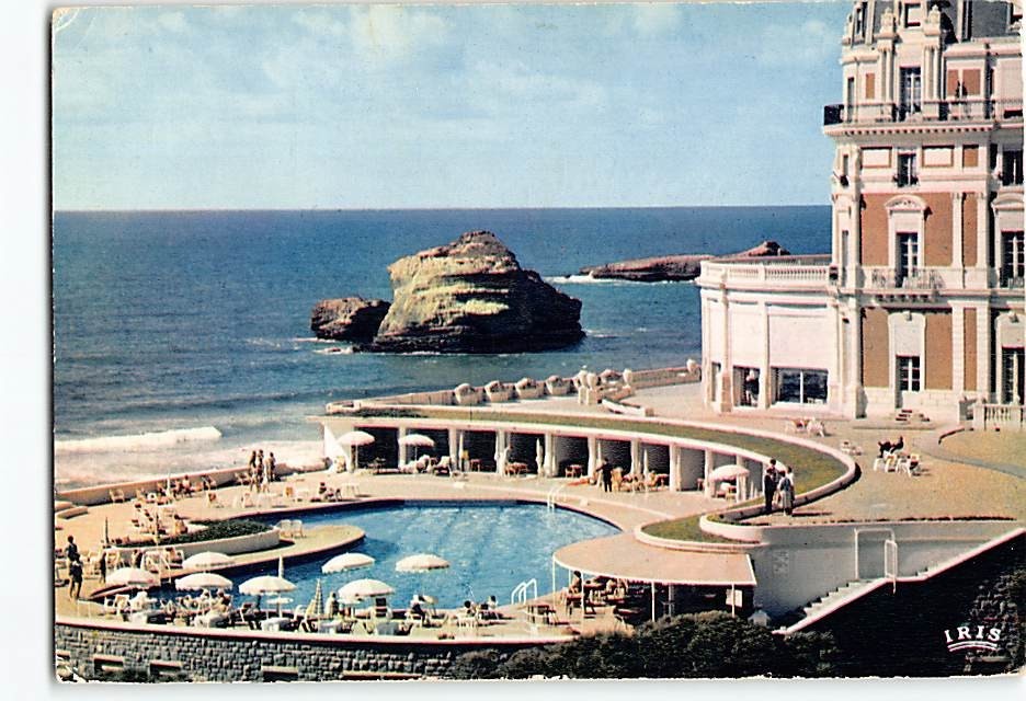 Postcard La Piscine Californienne et l Hôtel du Palais Biarritz France