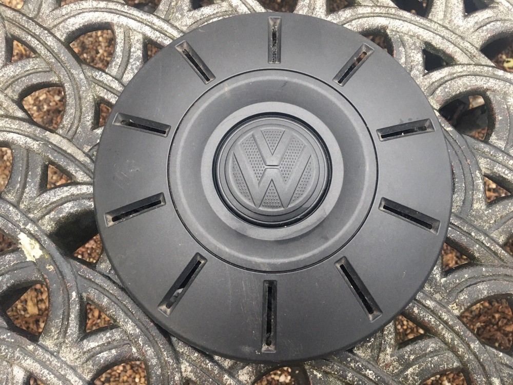 VW Crafter 5 Stud  Wheel Trim / Centre Cap : P/N  2N0 601 151