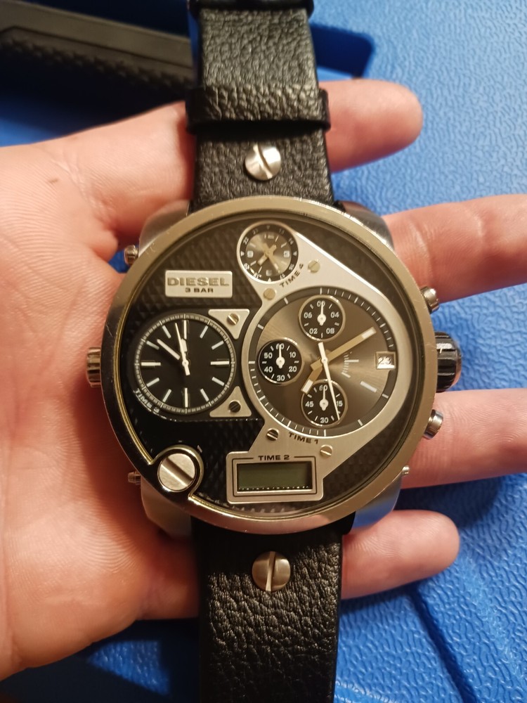 diesel 3 Bar watch men black and silver