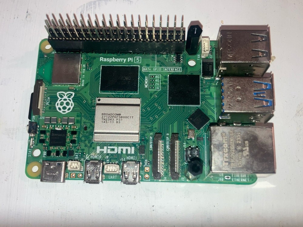 CanaKit Raspberry Pi 5 (8GB RAM) - 64GB Kingston - Pi Camera - 45W PSU - NO FAN