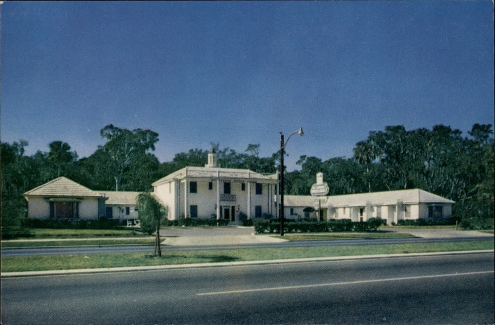 Mt Vernon Motor Lodge Daytona Beach Florida ~ 1951 vintage postcard
