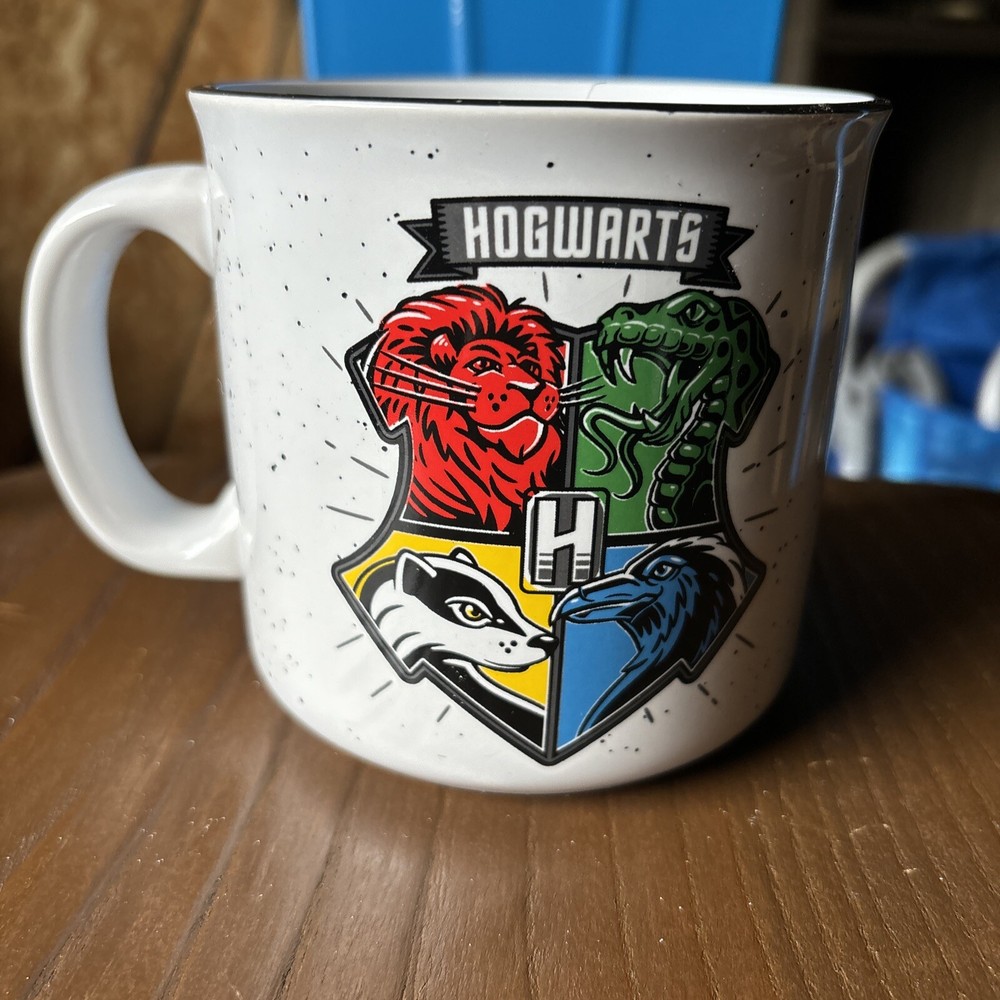 Harry Potter Hogwarts Crest Insulated Travel Mug  