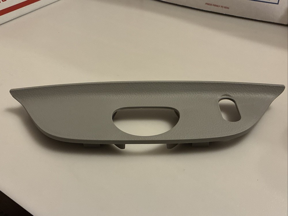 08-13 Toyota Highlander Limited Hybrid Liftgate Trim Cover 64798-48011-B0