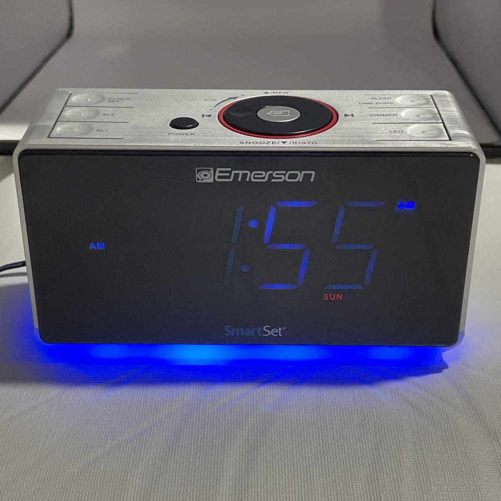 Emerson SmartSet Bluetooth Alarm Clock Radio with USB Charging Station