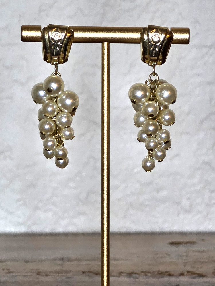 Vintage Avon Pierced Earrings Gold Tone Faux Pearl Clusters