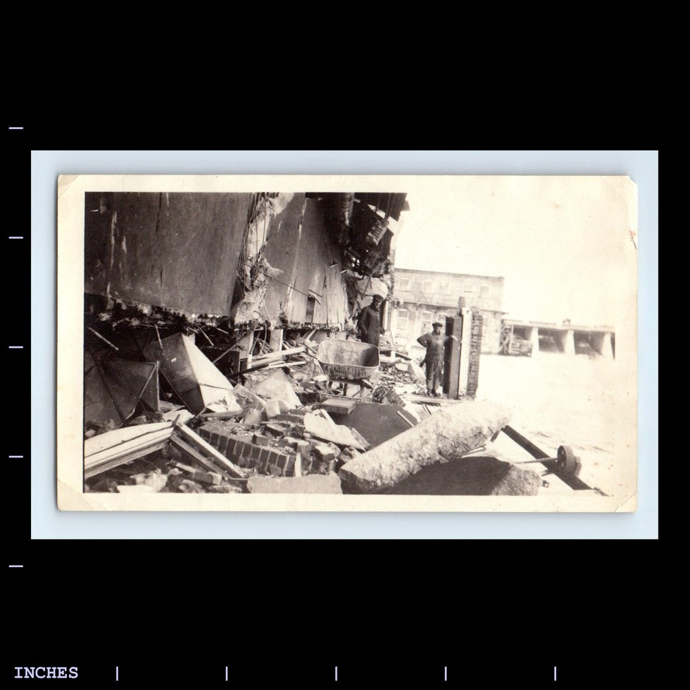 Old Vintage Photo MEN CONSTRUCTION SCENE BUILDING RUBBLE