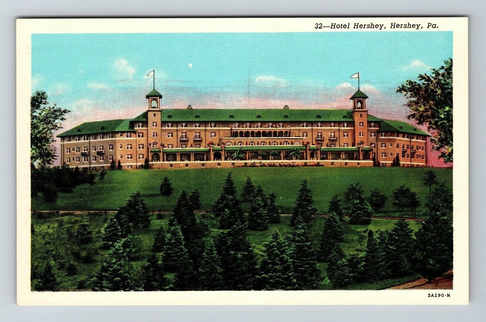 Hershey PA-Pennsylvania Hotel Hershey Vintage Souvenir Postcard