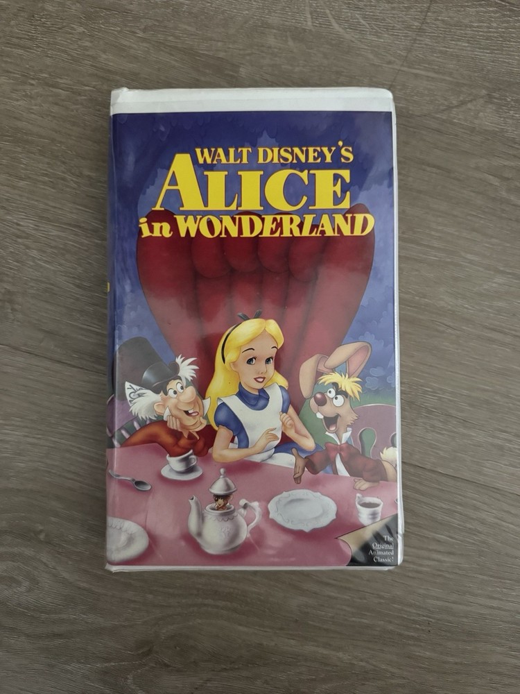Alice in Wonderland VHS Disney Video Tape Black Diamond Clamshell Nearly New!
