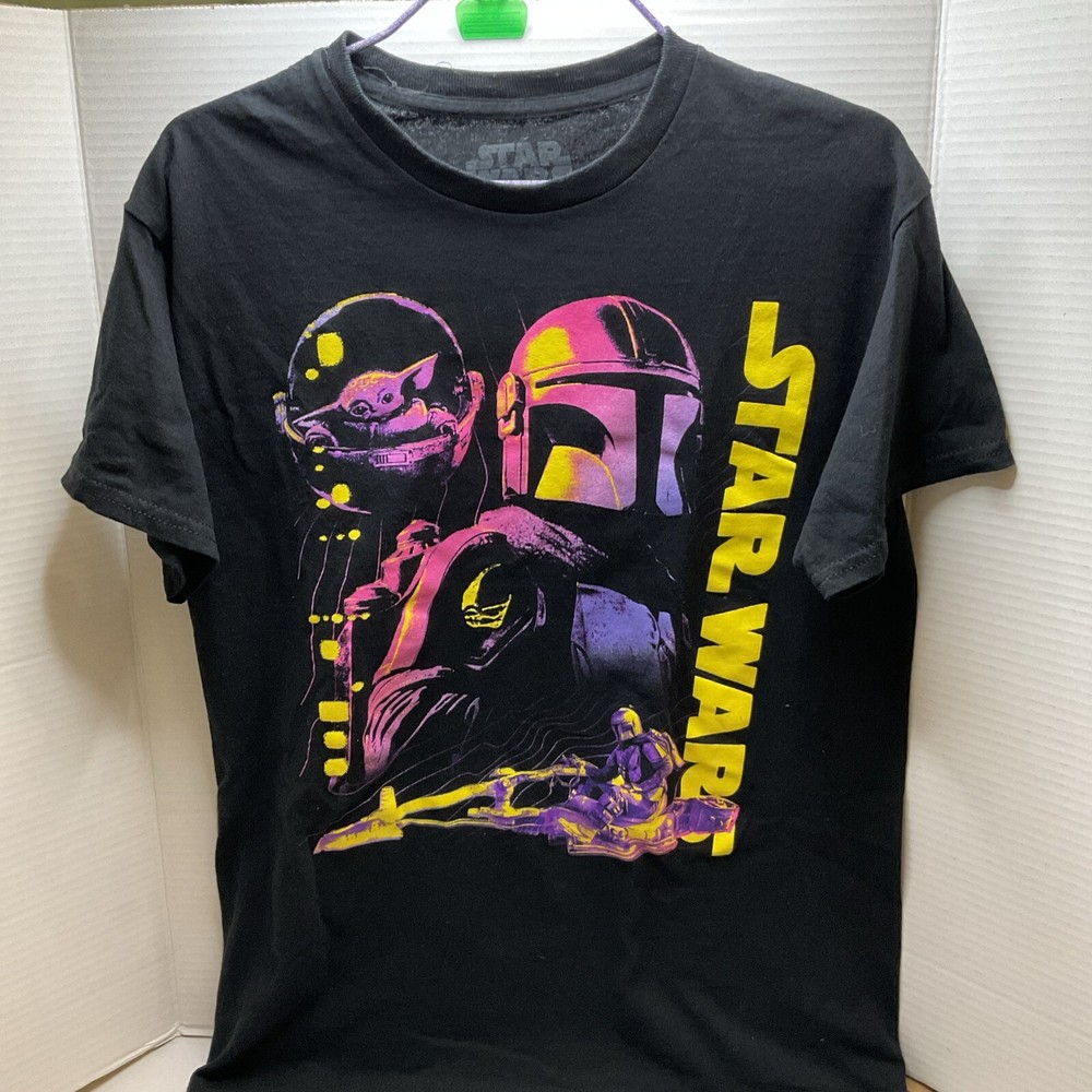 Star Wars The Mandalorian Men’s Medium T-Shirt Short Sleeve