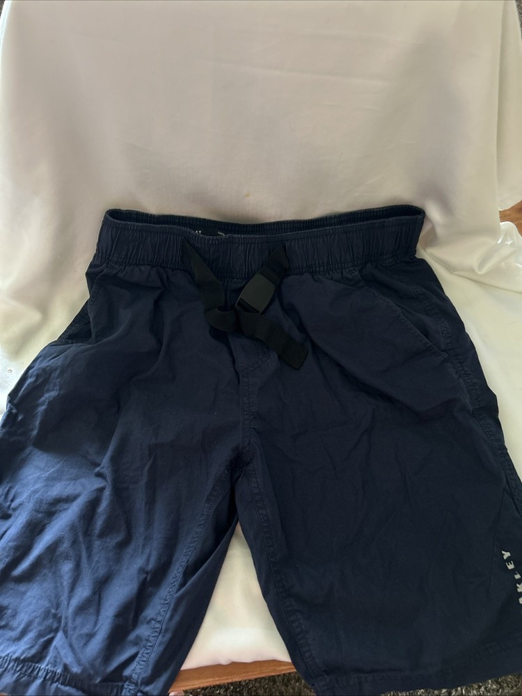 Men’s Oakley Board  Shorts Size 32 Color Navy Blue With Logo Built In Belt