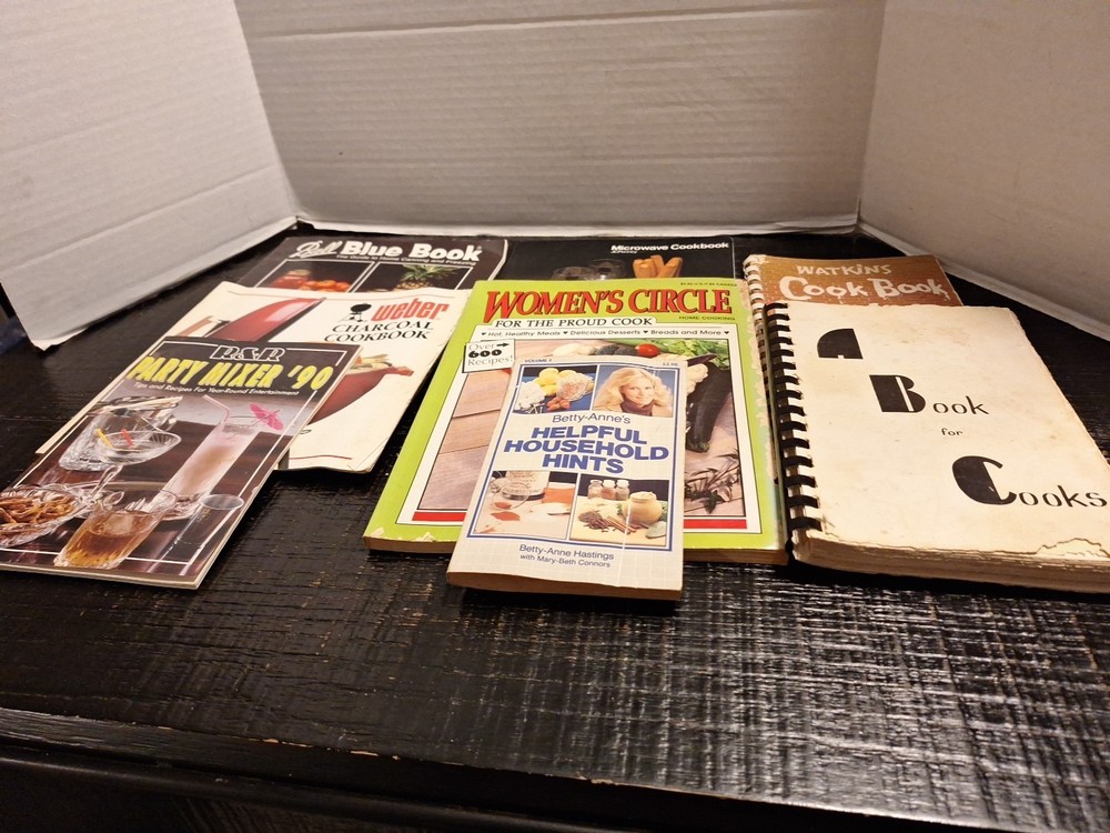 Lot of 8 Assorted Vintage and Modern cookbooks some Spiral Bound